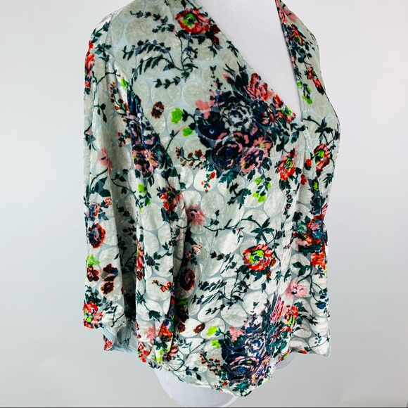 Anthropologie Maeve Velvet Floral Umi Wrap Top XS - Picture 5 of 8